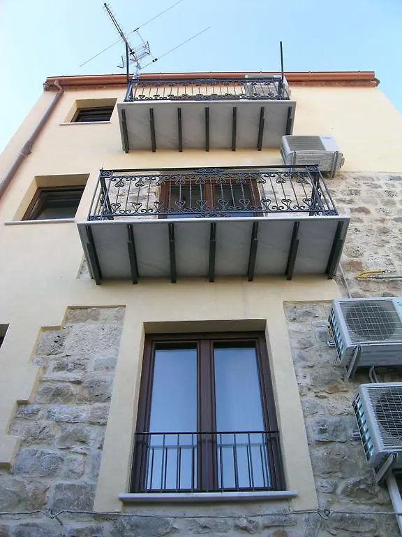 ***  Domus Lilio Bed & Breakfast Petralia Sottana Italy