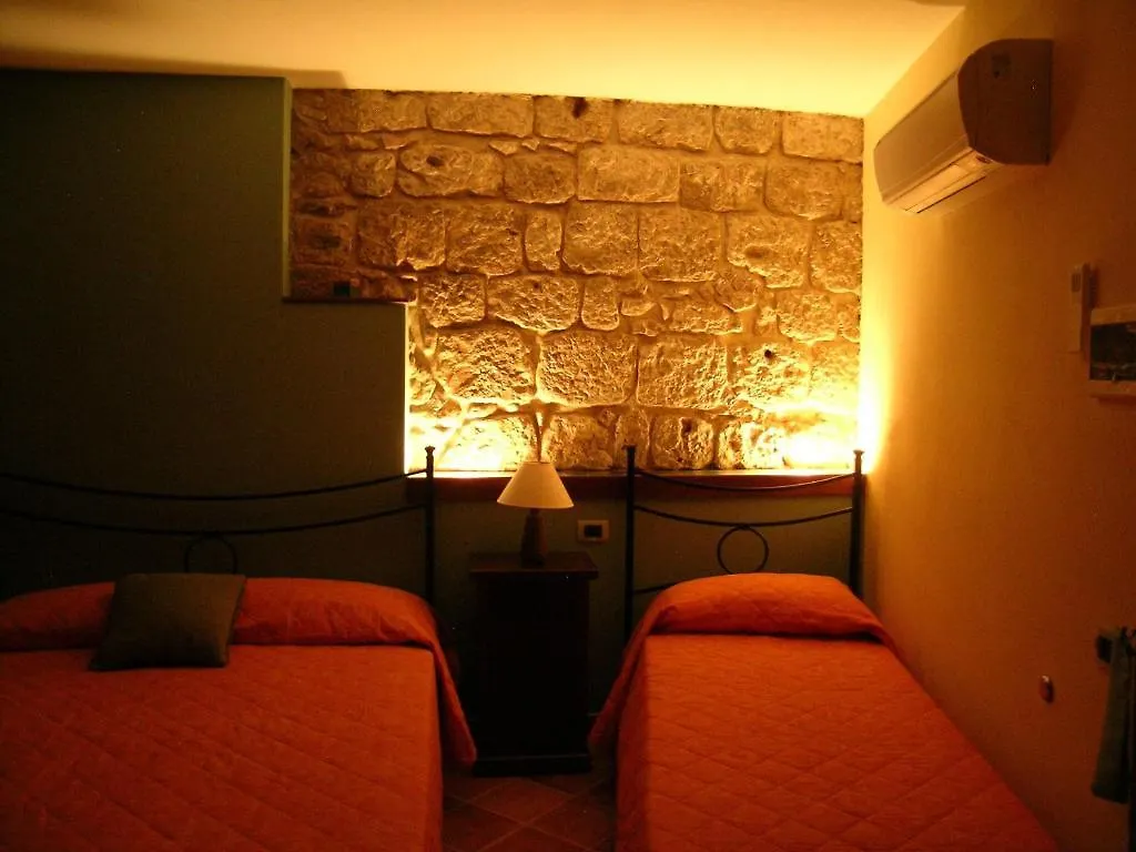 Domus Lilio Bed & Breakfast Petralia Sottana Italy